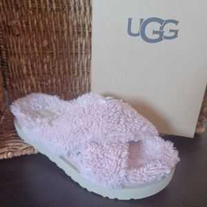 NIB - UGG FUZZ SUGAR CROSS SLIDE, SIZE 9 SHELL